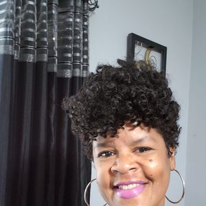 Meet your Posher, Alfreda